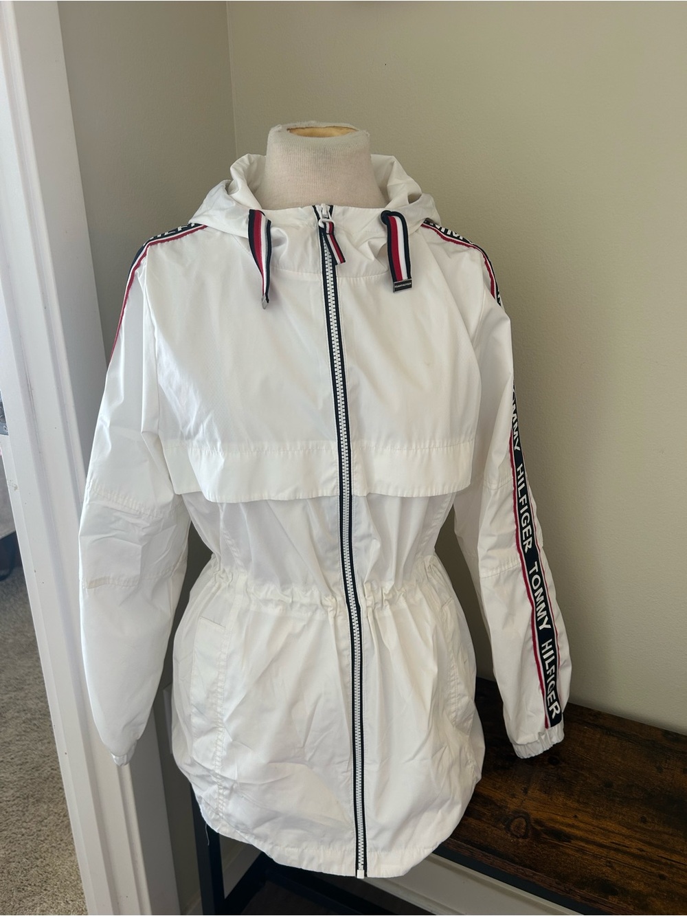 Tommy Hilfiger White Hooded Windbreaker with Signature Trim